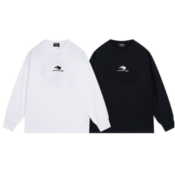 Balenciaga's new logo print long-sleeved shirt
